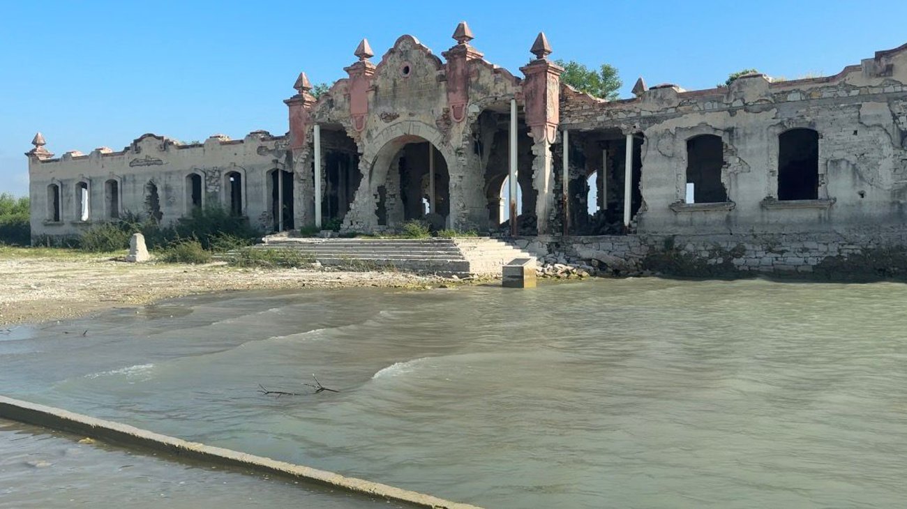 Lluvias no logran frenar caída de la Vicente Guerrero