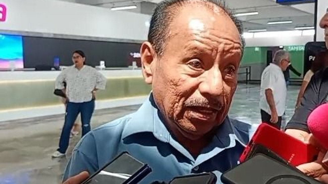 Taxistas exigen "piso parejo" ante crisis en el sector 