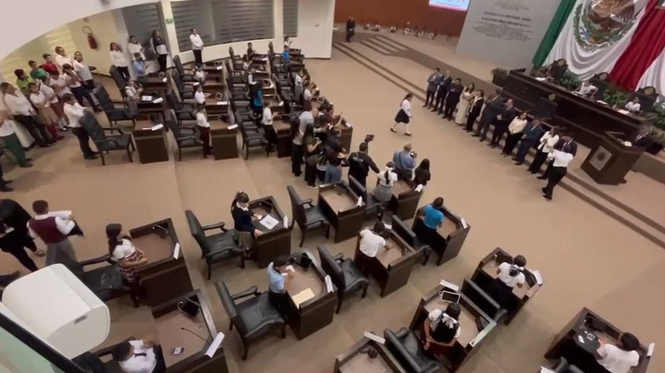 Estudiantes participan en nueva edición de Legislador por un Día