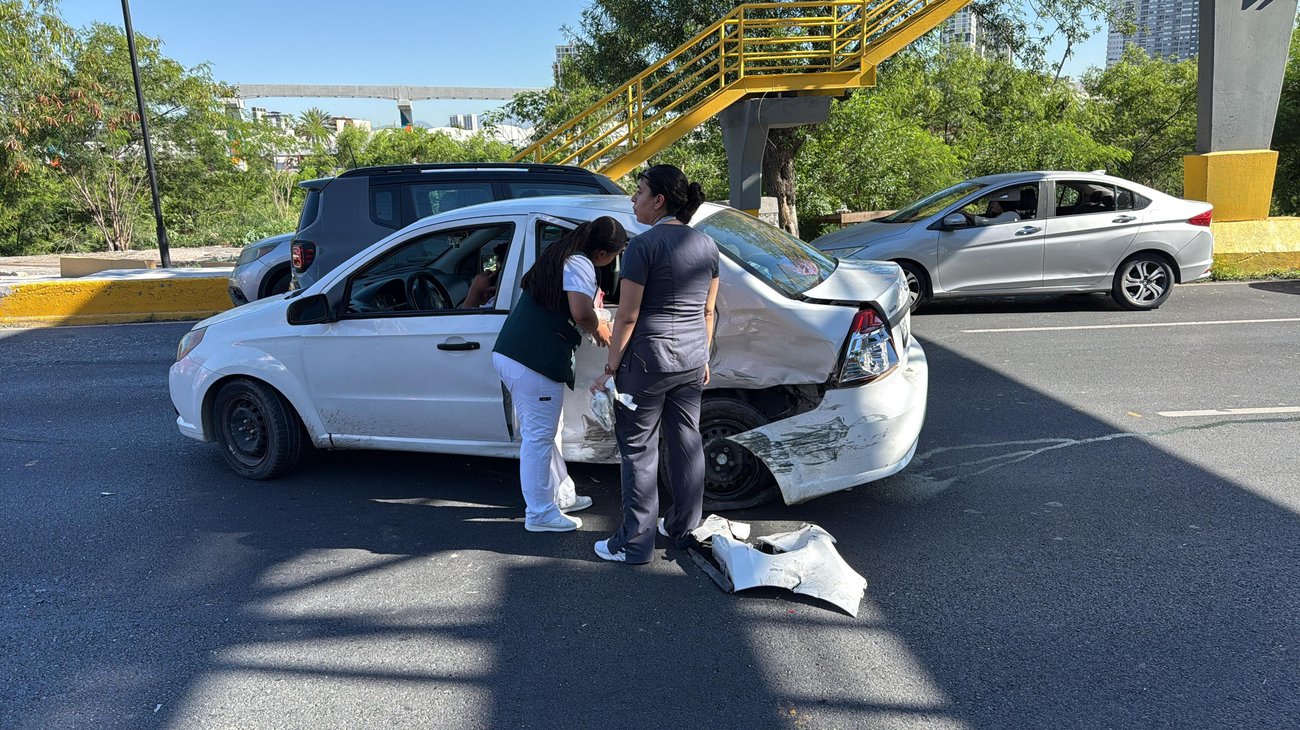 Apoya personal del IMSS a familia lesionada en Monterrey