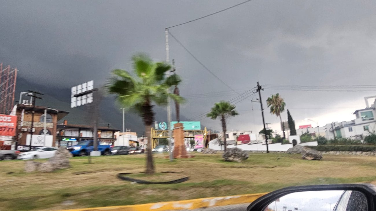 Lluvias provocan caos en Monterrey: se reporta un fallecido