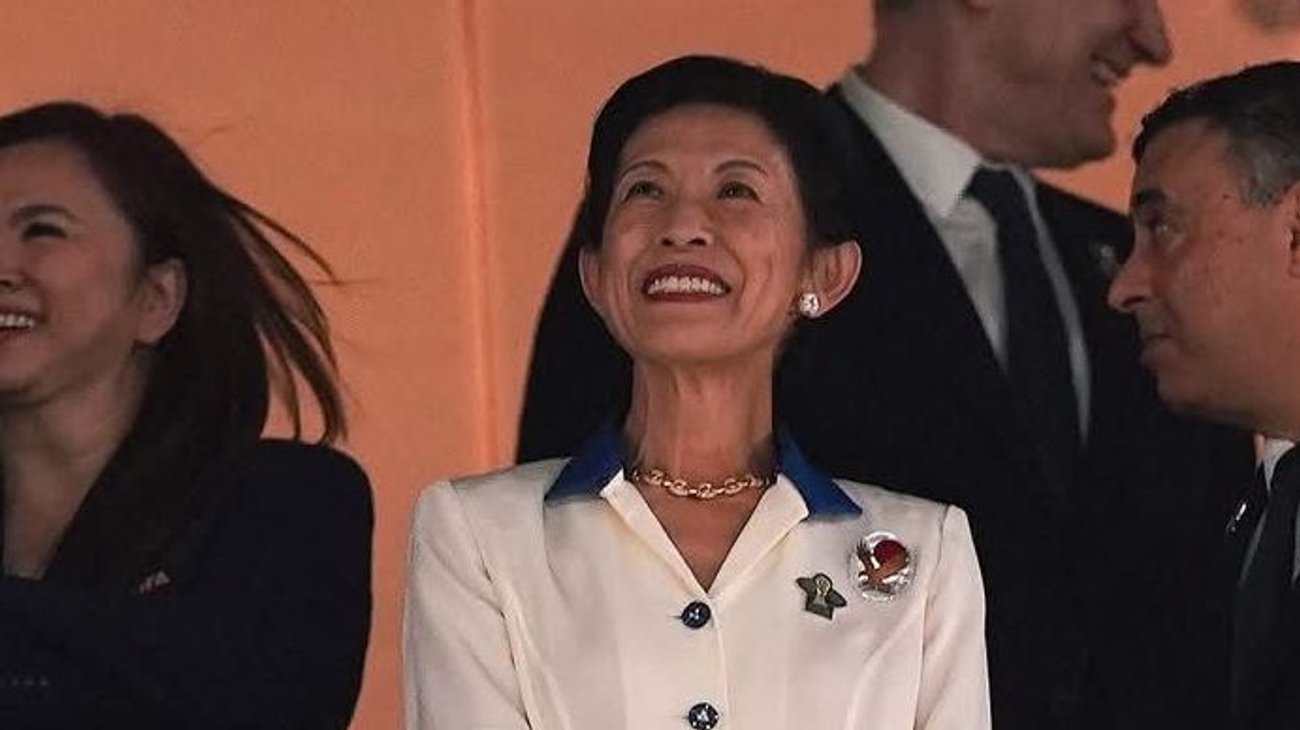 Asiste princesa de Japón al partido 1,000 en el Estadio Monterrey