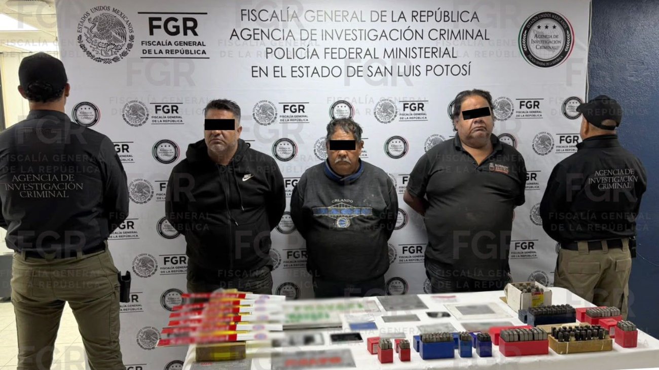 Procesa FGR a tres por posesión de vehículos y mercancía robada