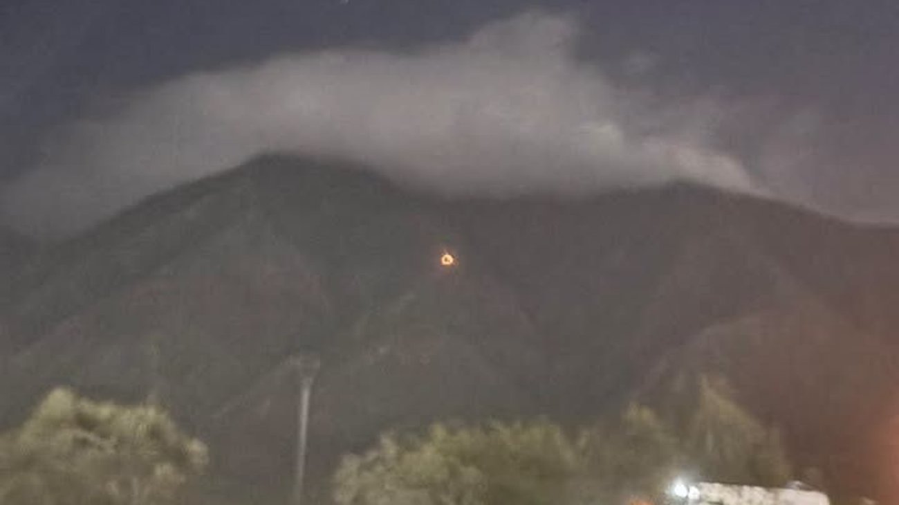 Causa rayo incendio forestal en el Cerro del Fraile