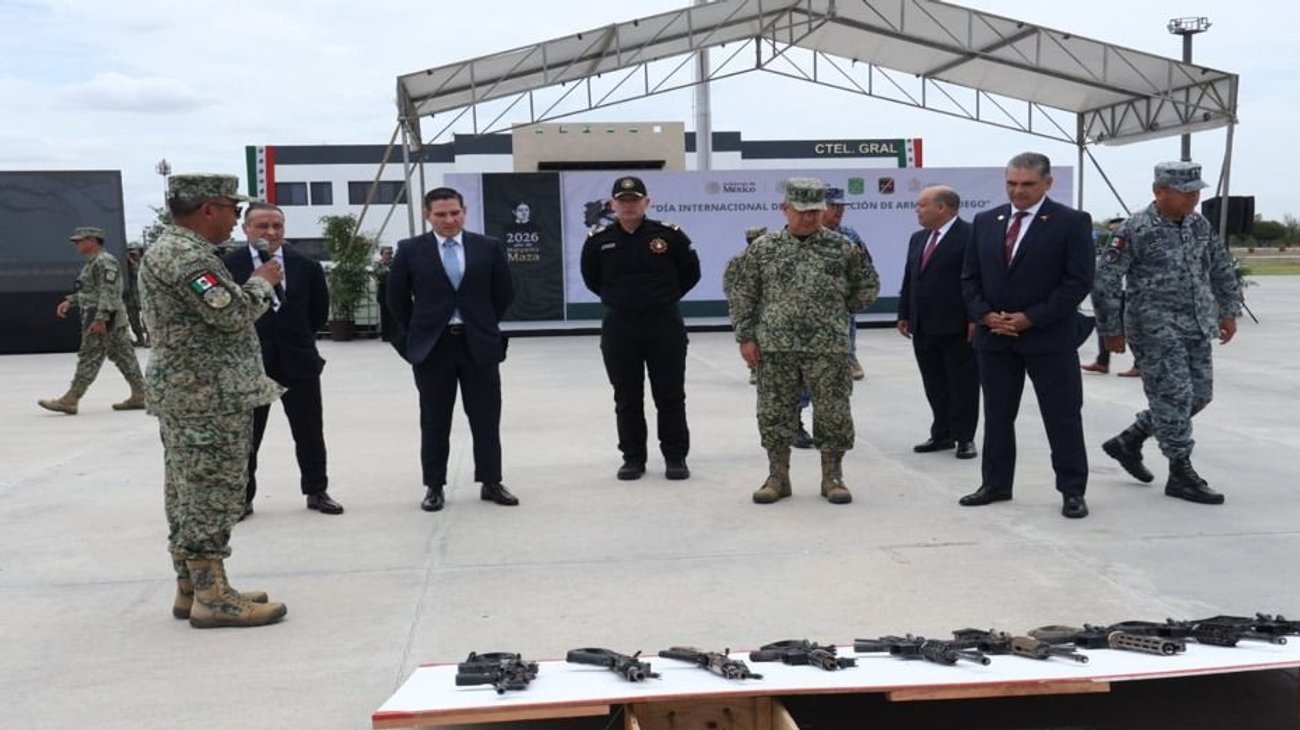 Destruyen mil 650 armas decomisadas en ceremonia militar