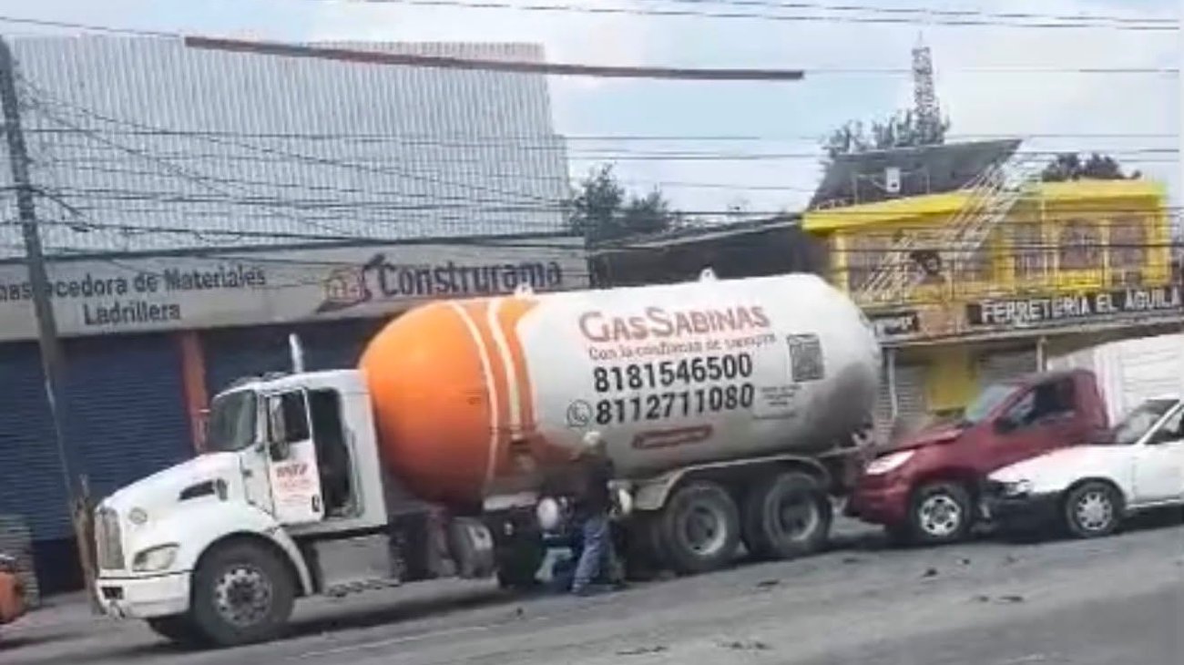 Carambola provoca fuga de gas LP en Pesquería