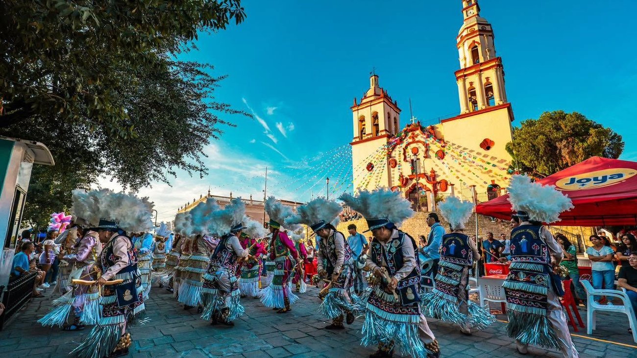 Celebran miles las fiestas patronales en Santiago