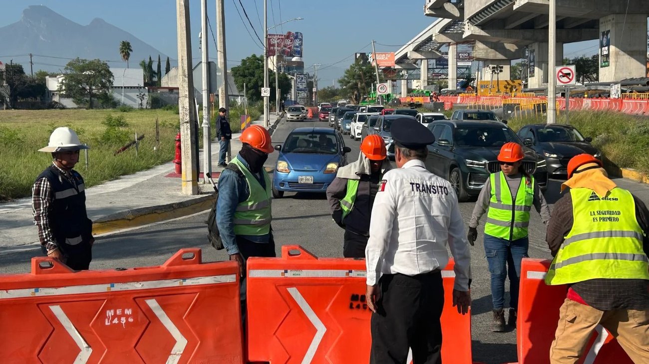 Enfrentan automovilistas cierres por obras de Línea 6 del Metro