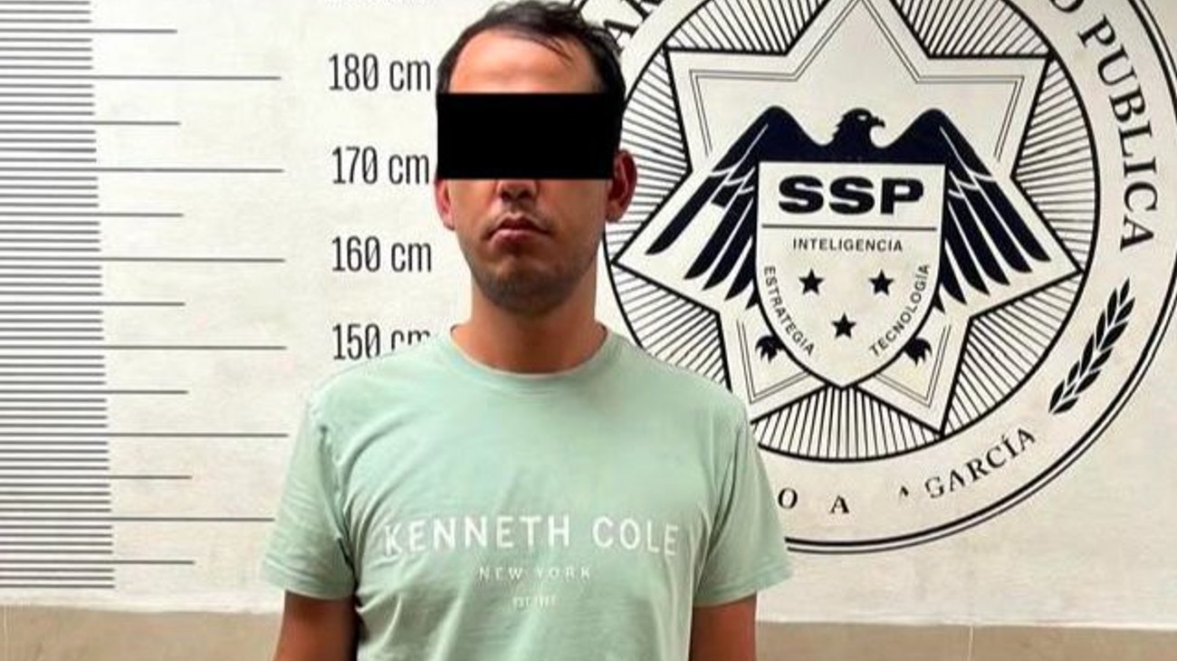 Detienen a hombre tras riña familiar y daños a camioneta