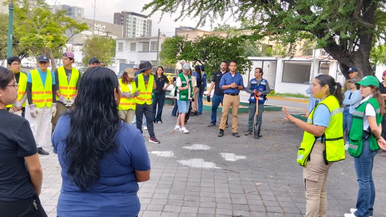 Monterrey planta 20 árboles nativos en Parque Obispado