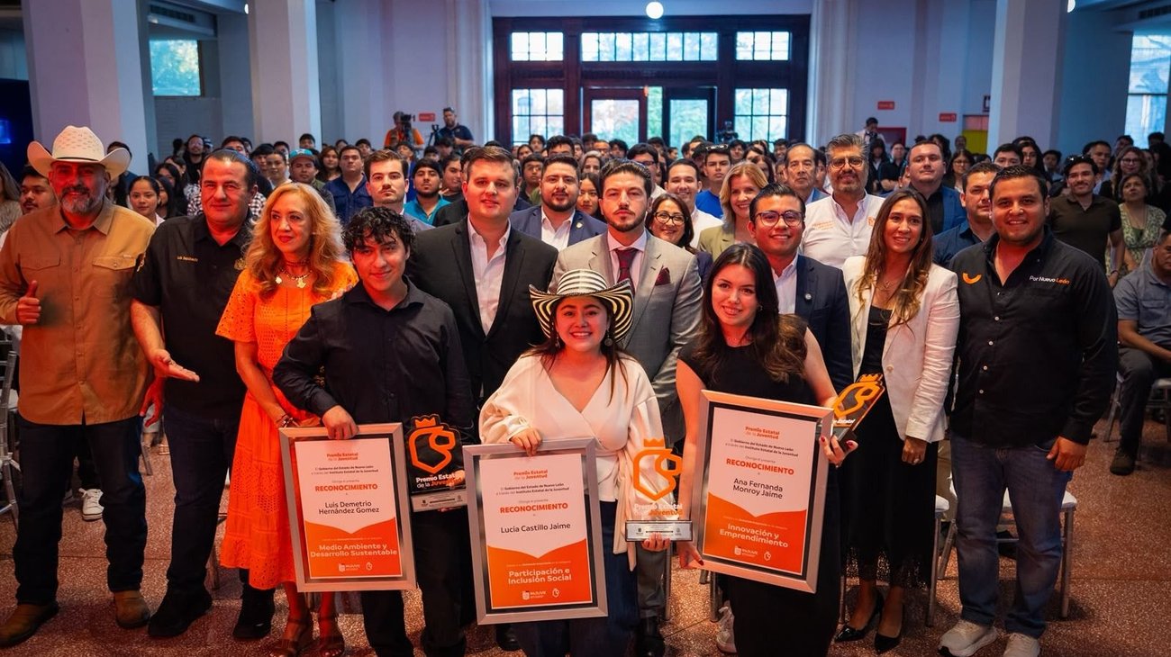 Entrega Samuel García el Premio Estatal de la Juventud 2026 