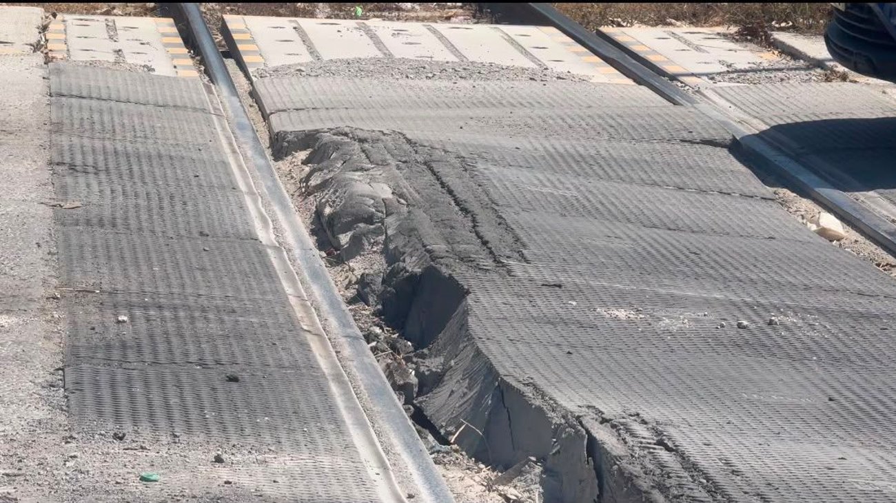 Cruce ferroviario de Victoria queda peor tras obras