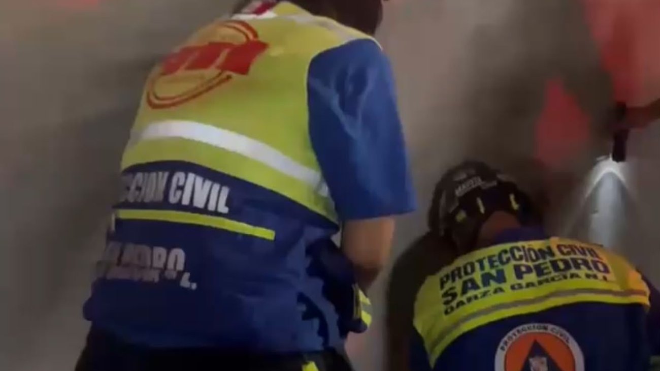 Rescatan a niña tras caer 30 metros en San Pedro