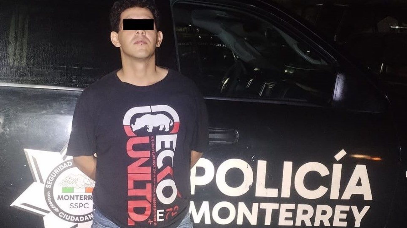 Detienen a pareja con 30 envoltorios de presunta marihuana
