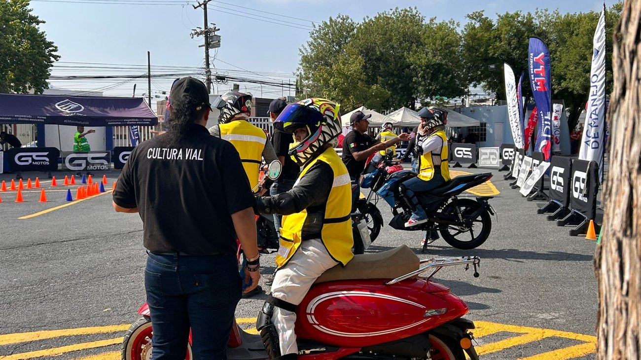 Inicia capacitación a motociclistas con 'Maneja Seguro'