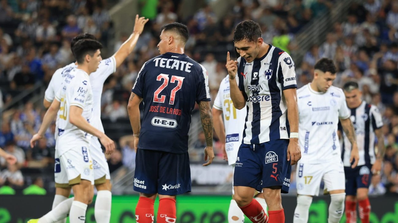 Rayados cae 3-1 ante San Luis y recibe abucheos en casa