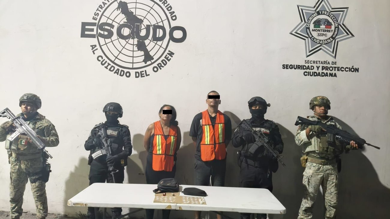 Detienen a pareja con 49 dosis de presunto cristal en Monterrey