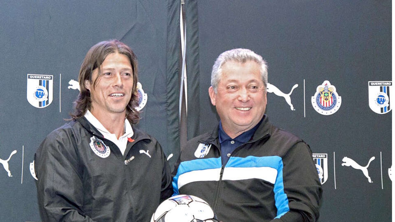 Matias Almeyda llega invicto ante Vucetich al Clásico Regio 143