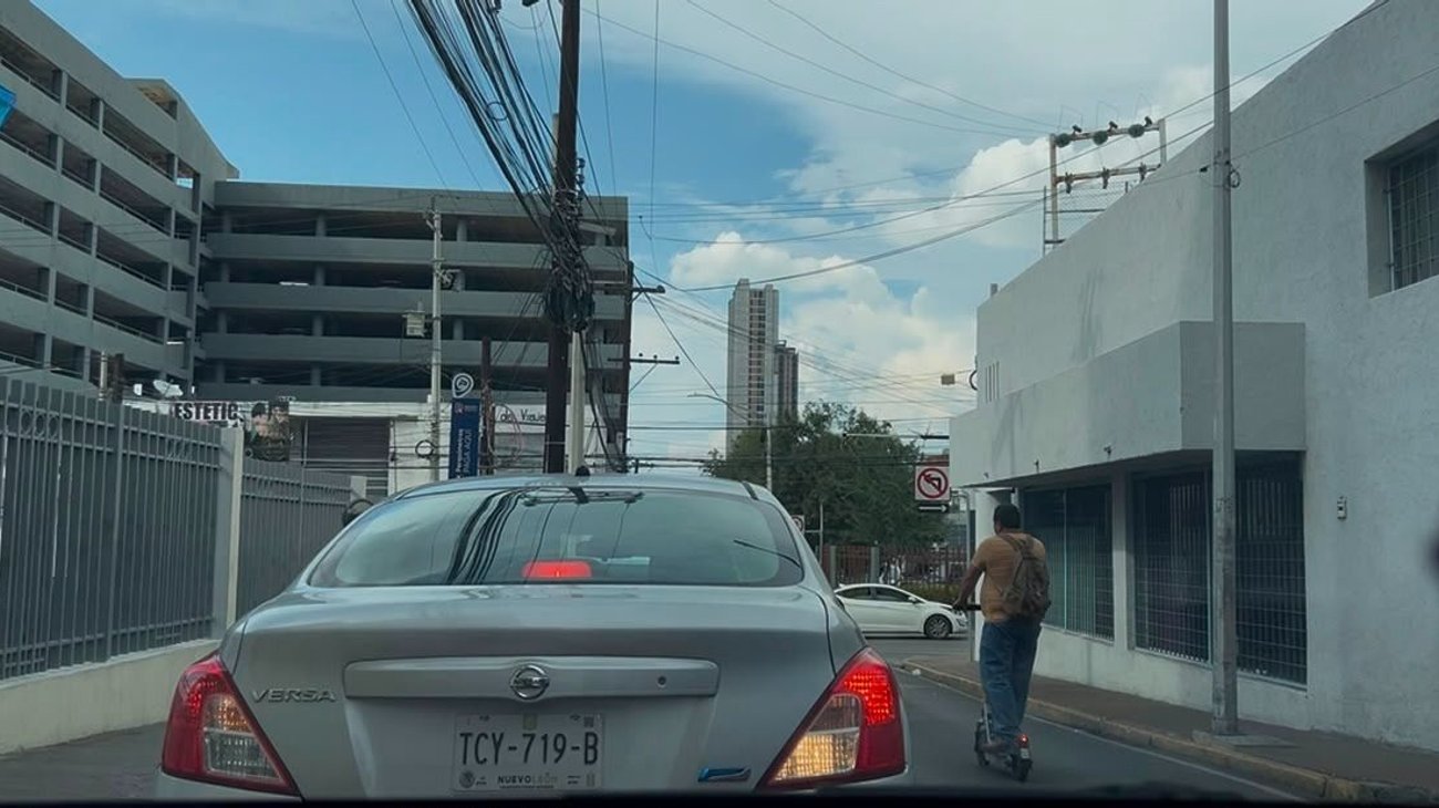 Preparan reformas para regular el uso de scooters en Monterrey