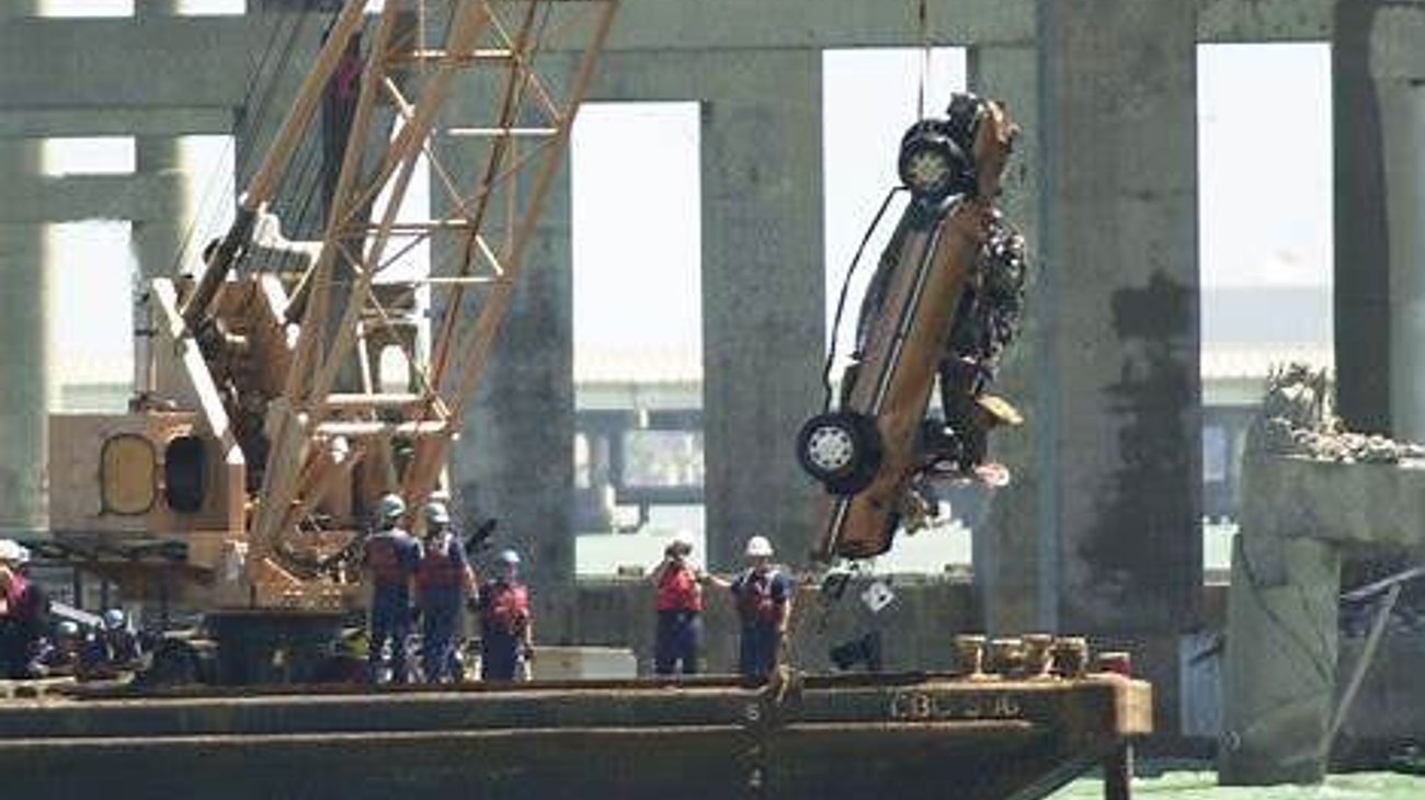 Recuerdan el colapso del Puente Queen Isabella 25 años después