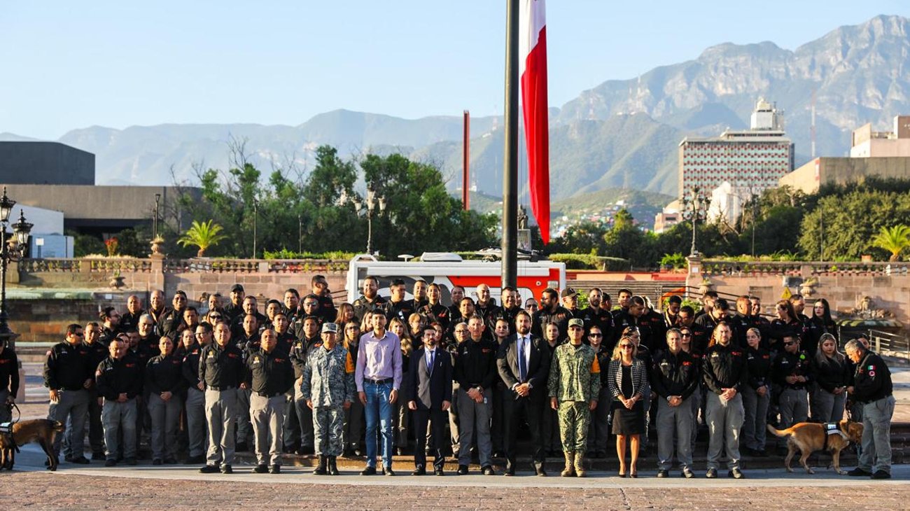 Homenajea NL a víctimas del 19S y reconoce a Protección Civi