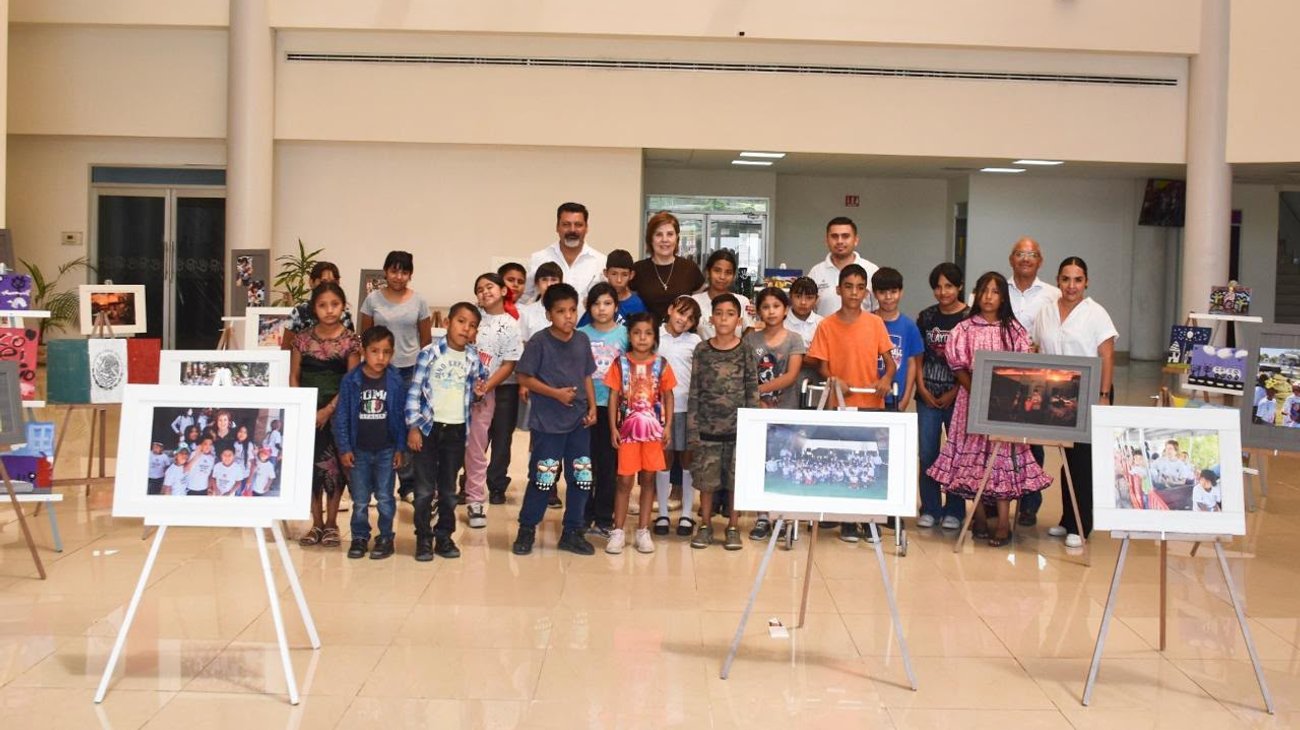 DIF Torreón expone trabajos de niñas y niños de Casa Puente