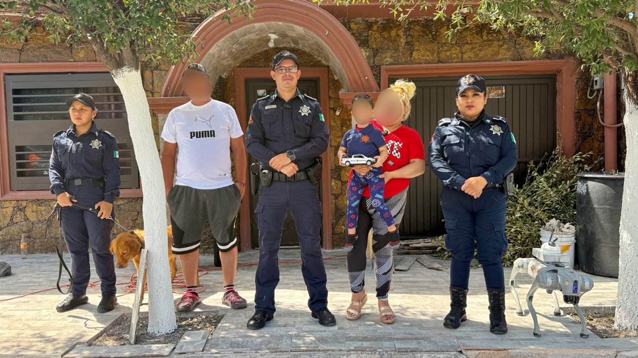 Policías se reencuentran con niño que auxiliaron tras asfixiarse
