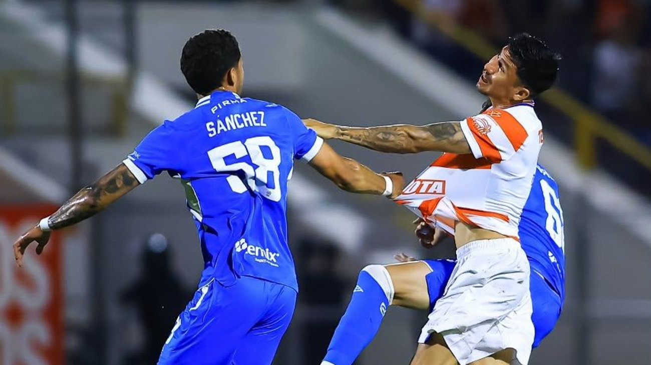Empate sin goles entre Correcaminos y Cruz Azul termina en bronca