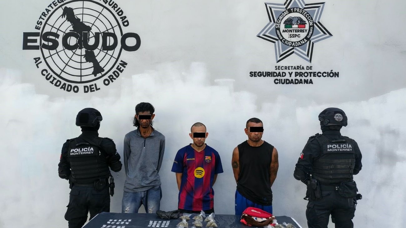 Detienen a tres hombres con 79 dosis de droga en Monterrey