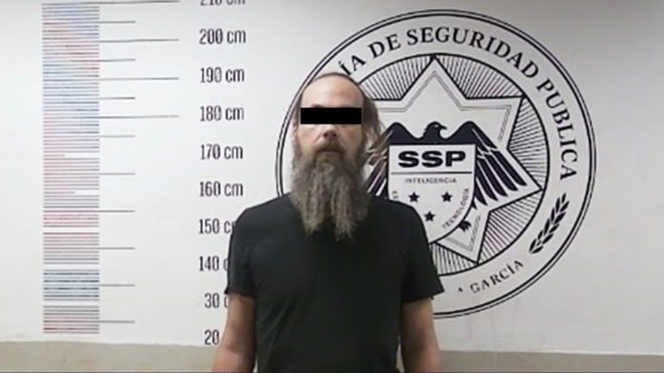 Detienen a conductor en San Pedro por circular en vehículo robado