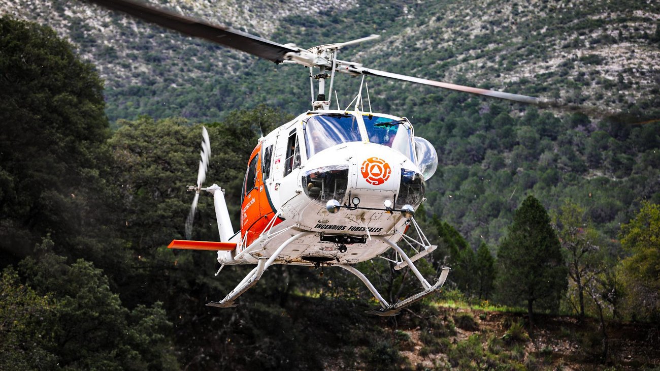 Llevan ayuda aérea a comunidades aisladas de Santa Catarina