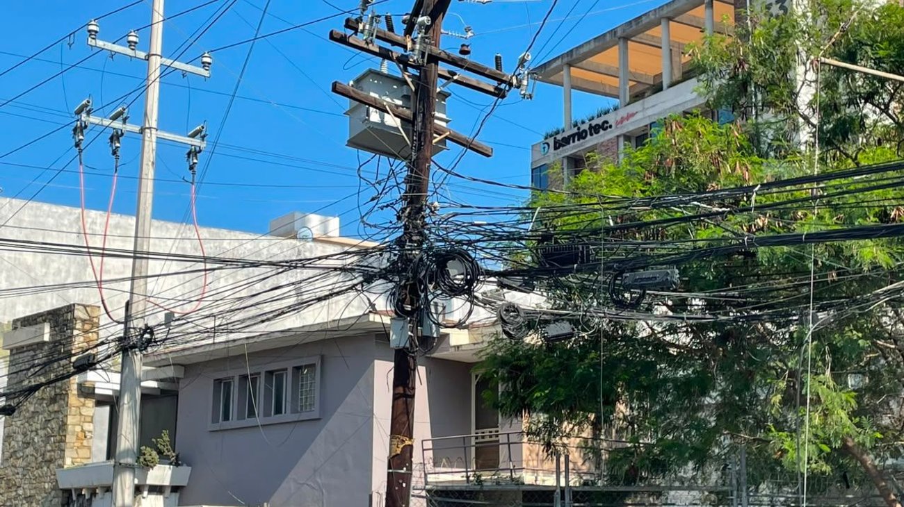 Saturan contratos obsoletos la red de CFE en Monterrey