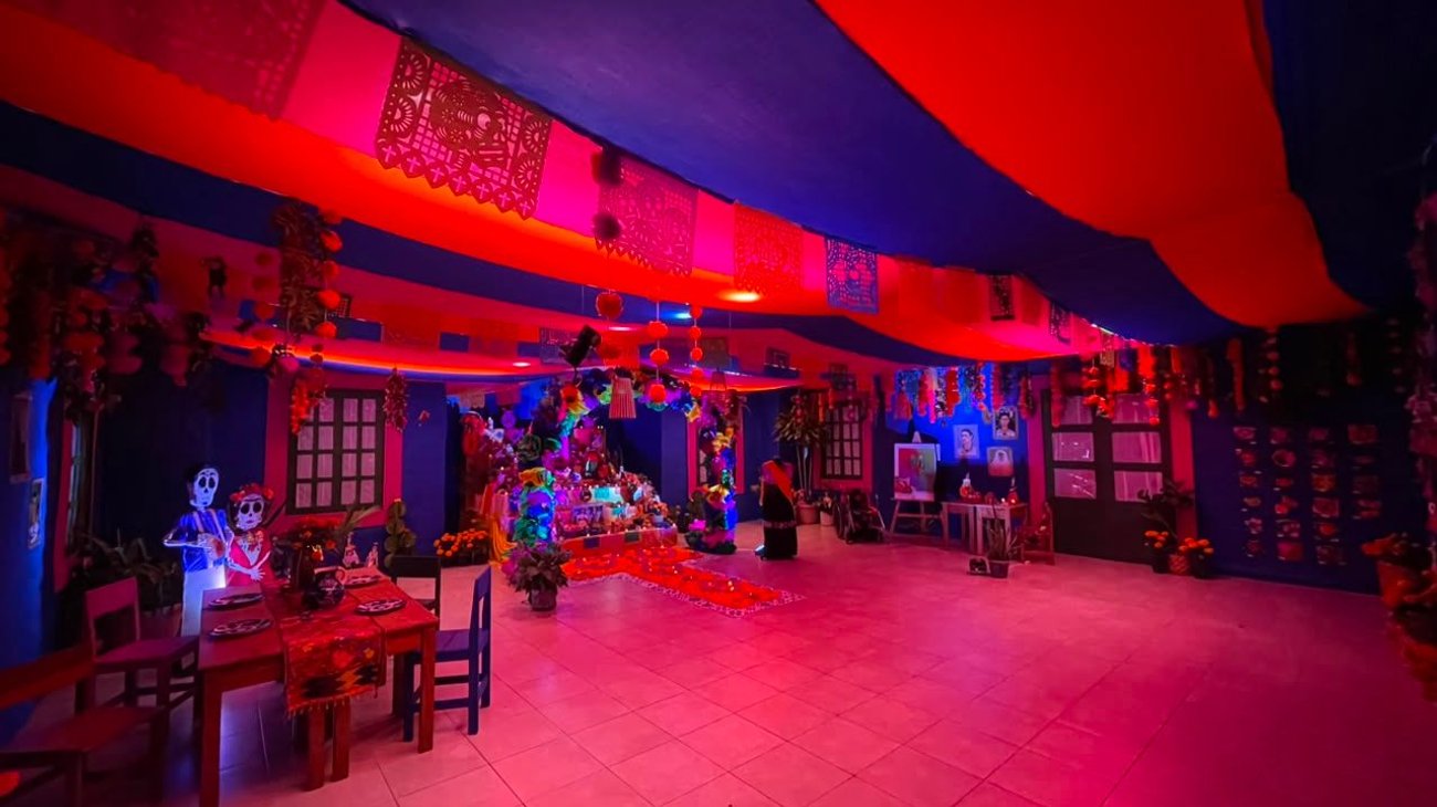Escuelas mantienen viva tradición del Día de Muertos en Monterrey