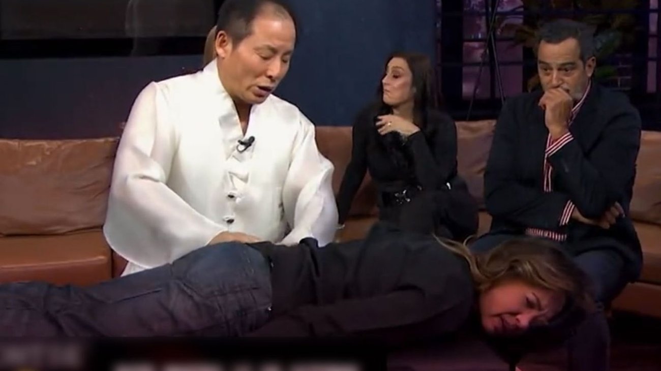 ¿Embrujada? Yolanda Andrade se somete a curación en vivo