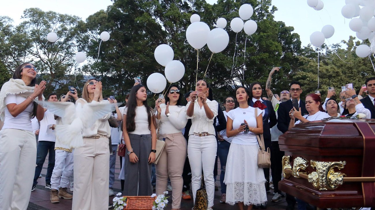 Despiden al cantante Bayron Sánchez, asesinado en México