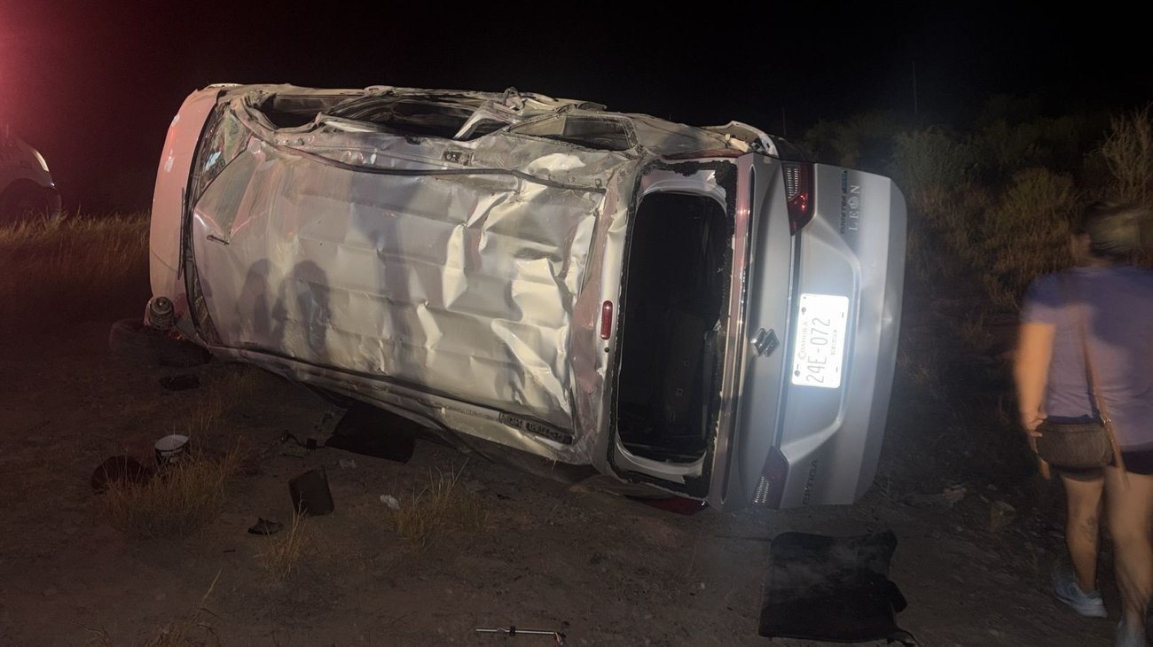 Volcadura en carretera Saltillo-Monclova deja tres fallecidas