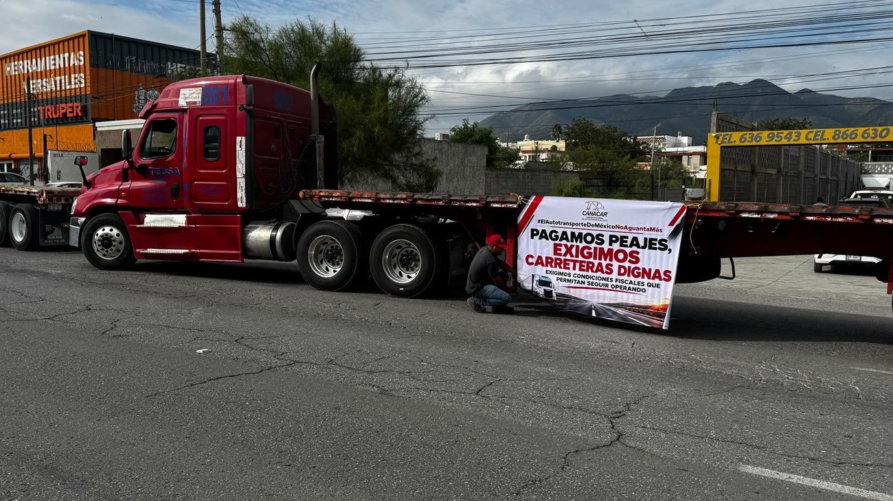 Denuncian presuntos cobros de hasta 15 mil pesos a transportistas
