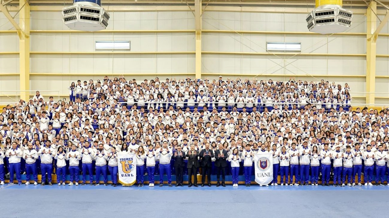 UANL abandera a deportistas para Campeonatos Nacionales