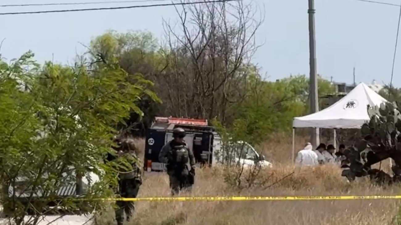abandonan_cuerpos_de_dos_hombres_degollados_en_apodaca_320c61d693