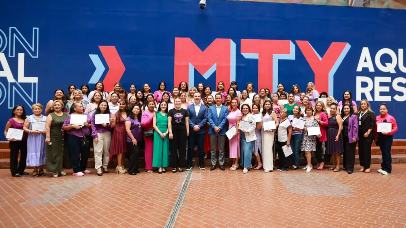 Se gradúan primeras egresadas de Academia de Emprendedoras