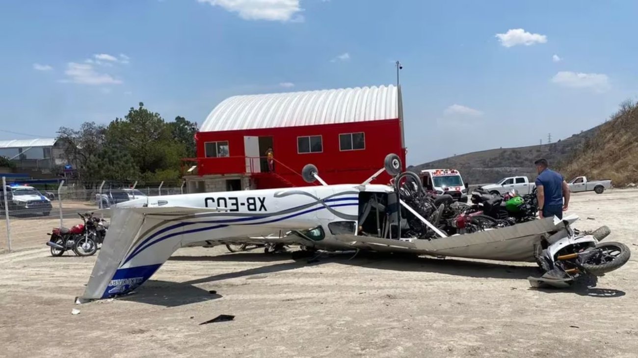 Accidente aéreo en Atizapán de Zaragoza deja tres lesionados
