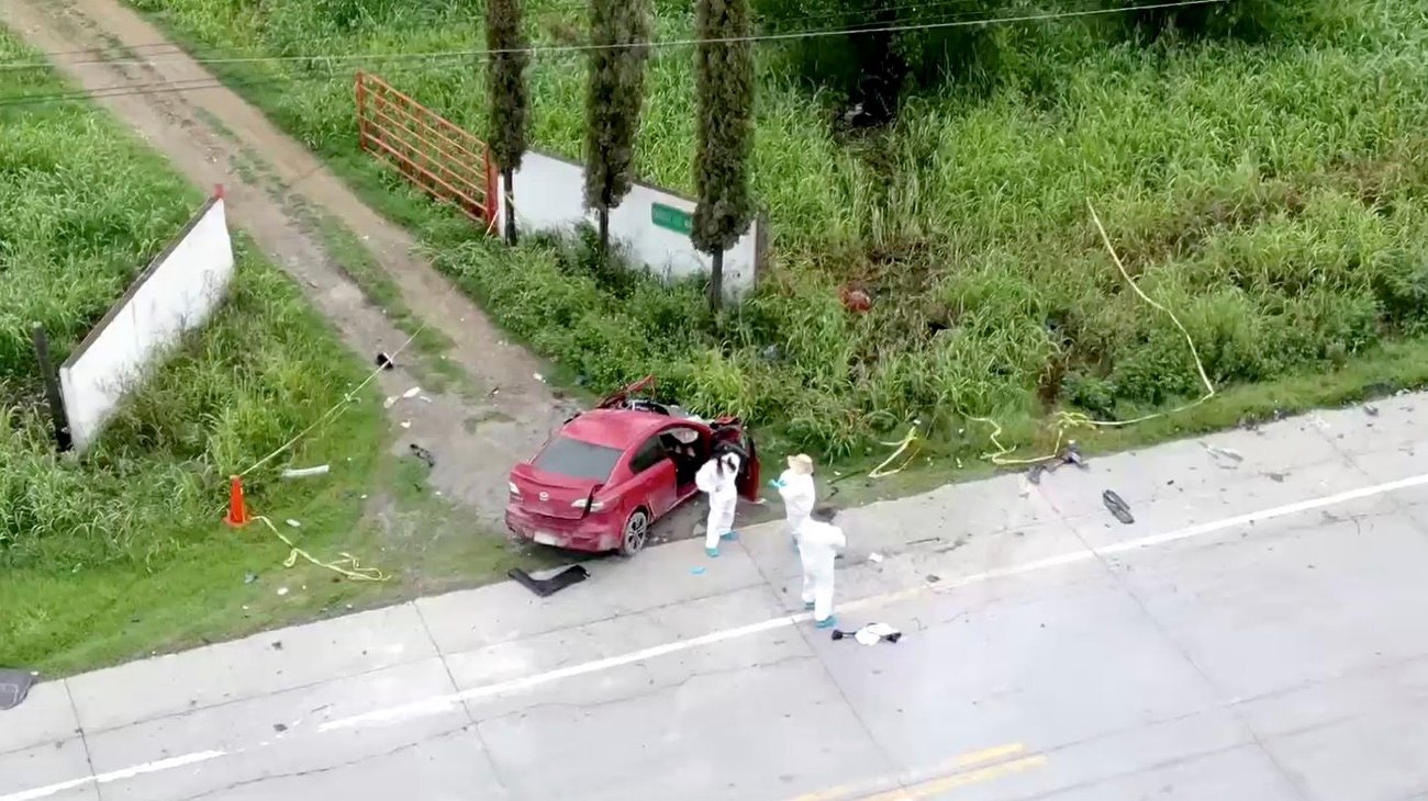 Embiste tráiler a auto en Cadereyta; muere una mujer