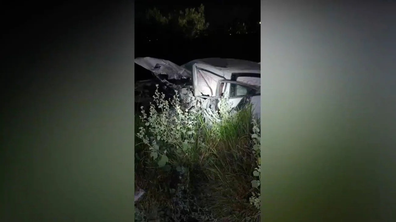 Embiste pipa a camioneta; mueren dos personas