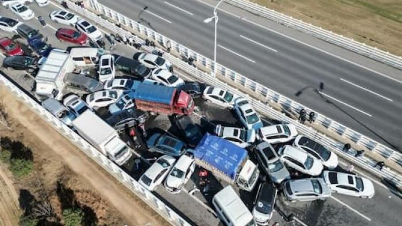 Cinco muertos y 16 heridos en accidente de tráfico en China