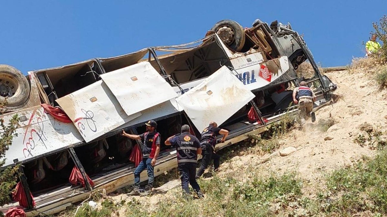 Volcadura de minibús deja siete muertos en Turquía