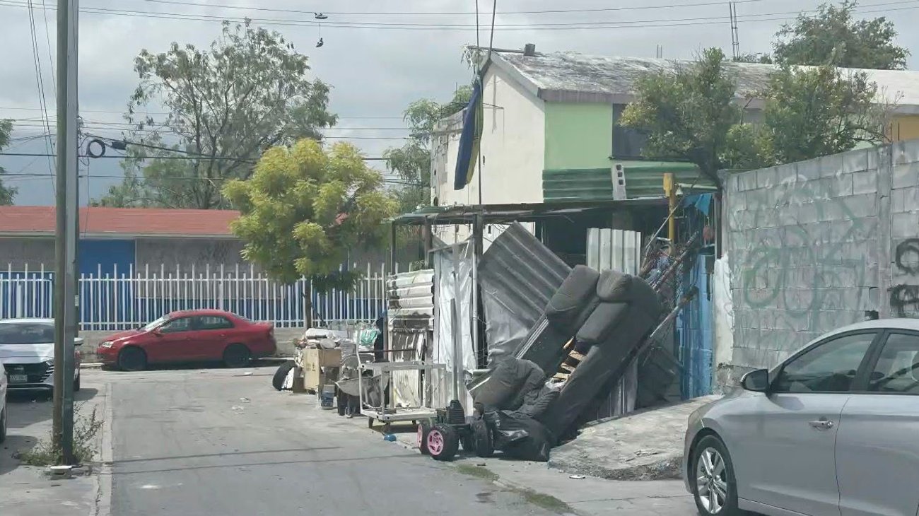 Acumulación de basura invade calles de la colonia Blas Chumacero