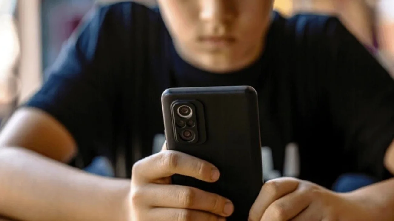 Menor se dispara en la cabeza porque mamá le quita el celular