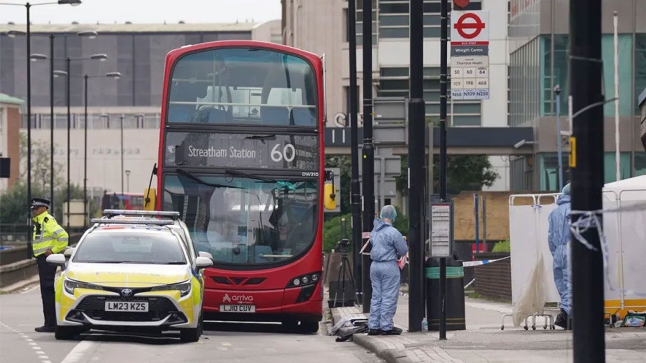 Adolescente rechaza flores de su exnovio y muere apuñalada