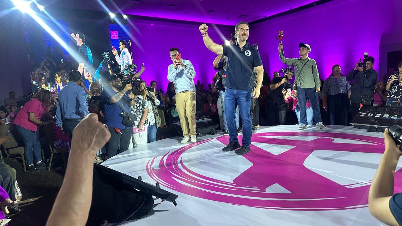 adrian_de_la_garza_tarjeta_regia_29683d58e2