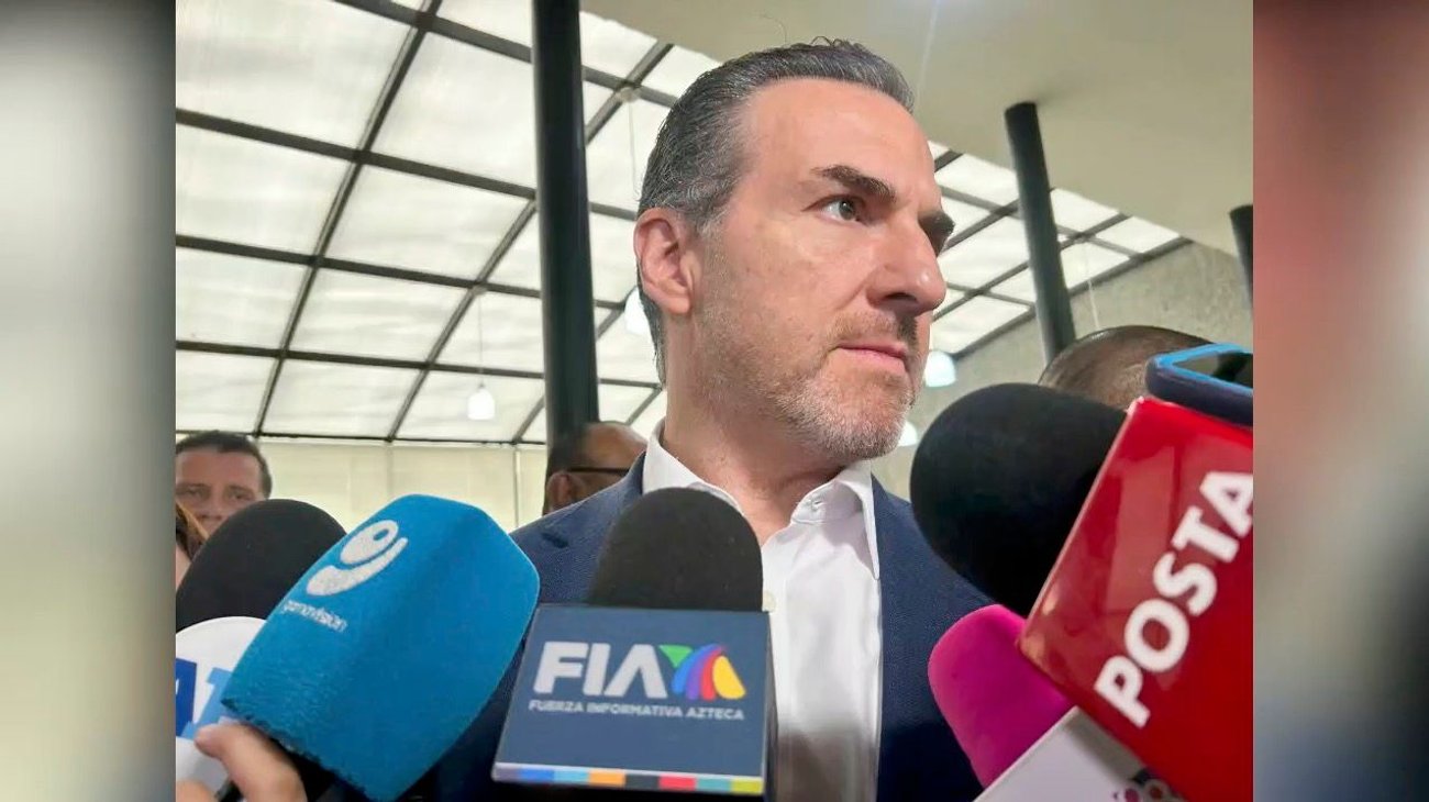 Asegura Adrián tiene aspiraciones para 2027, pero no es momento